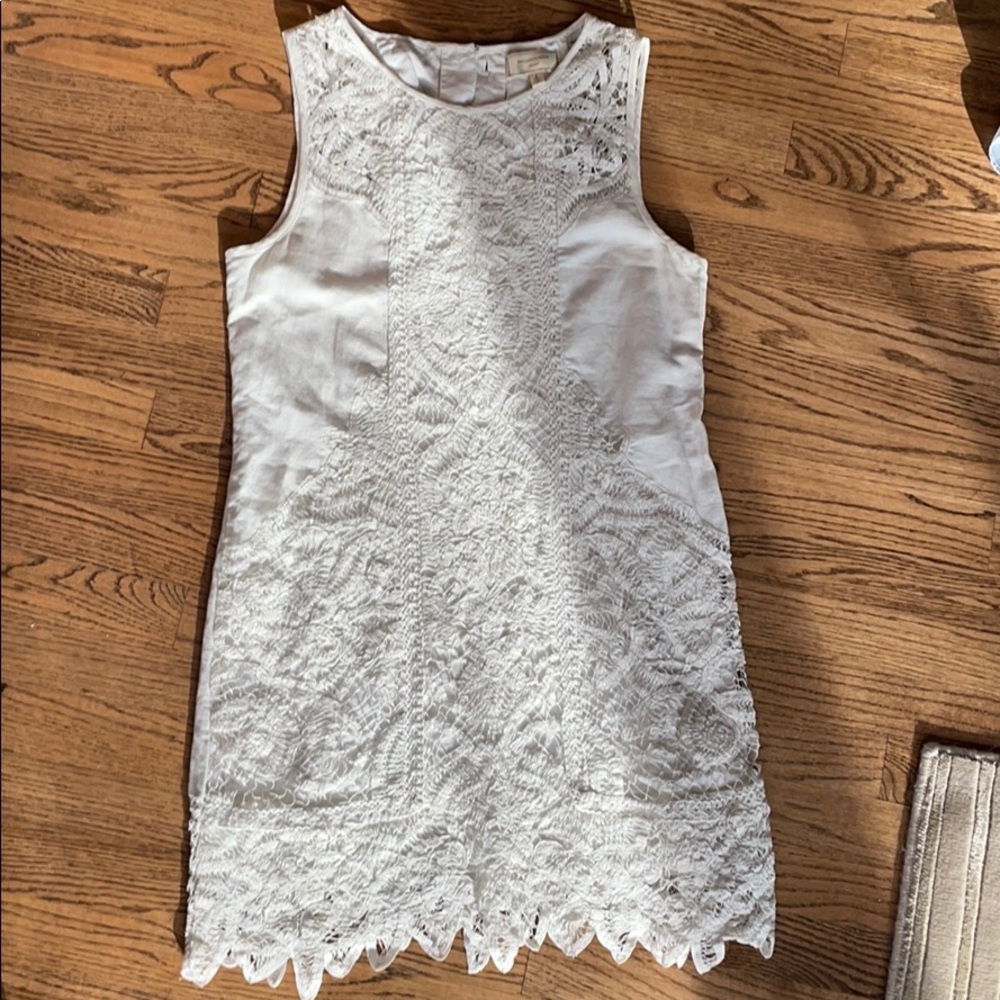 Lace detailed dress